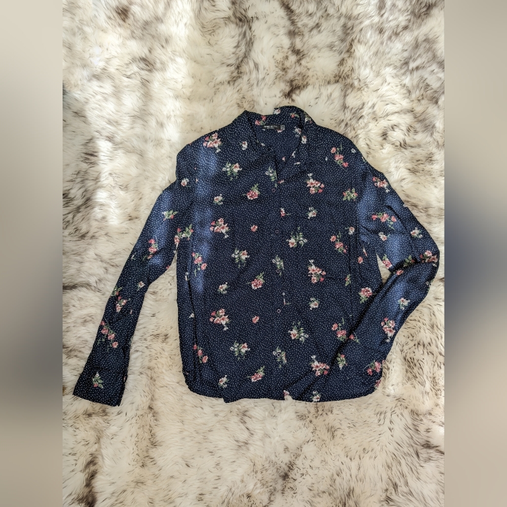 Long sleeves buttoned elegant shirt
